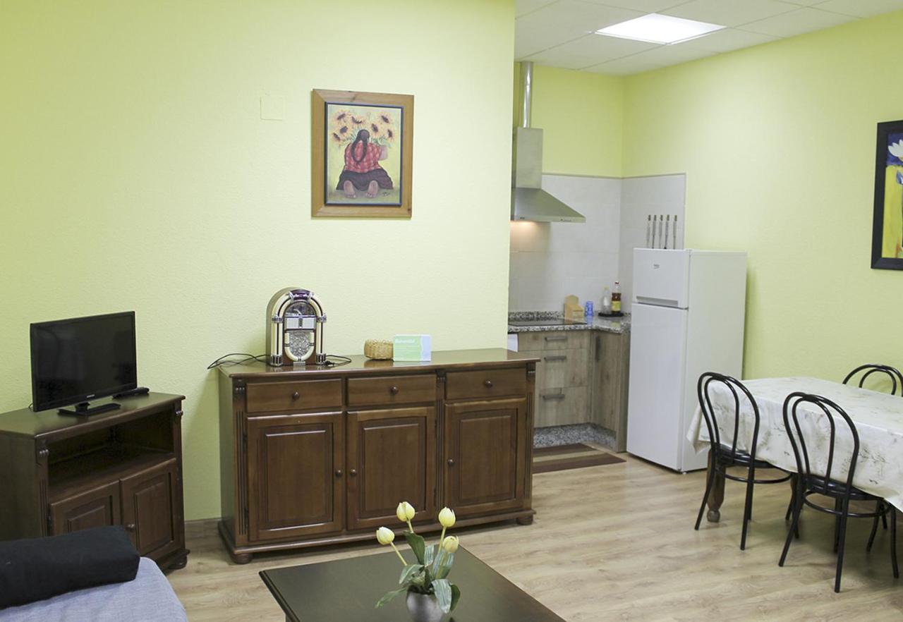 San Martín de Castañeda Apartamentos Monasterio מראה חיצוני תמונה