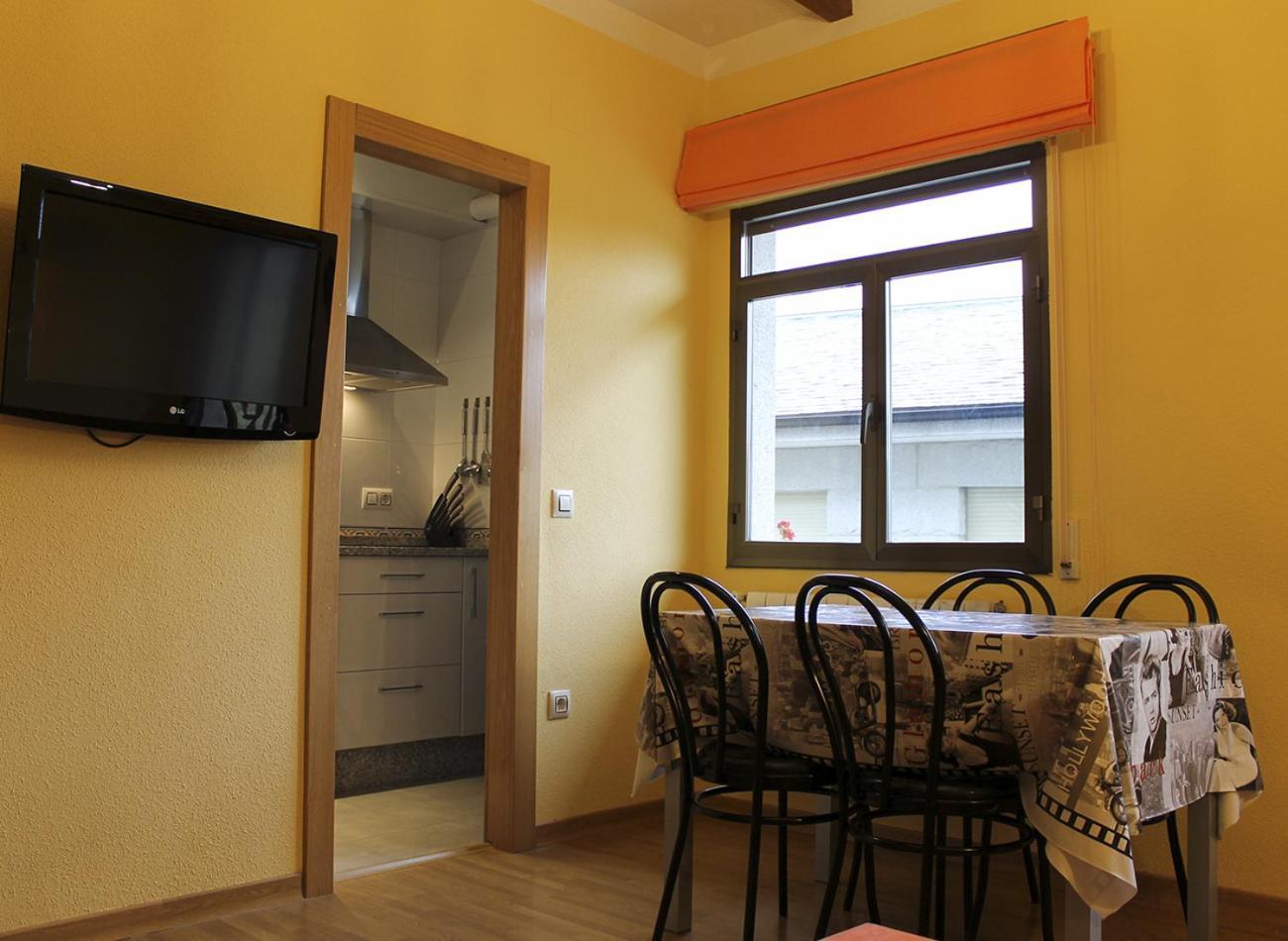 San Martín de Castañeda Apartamentos Monasterio מראה חיצוני תמונה