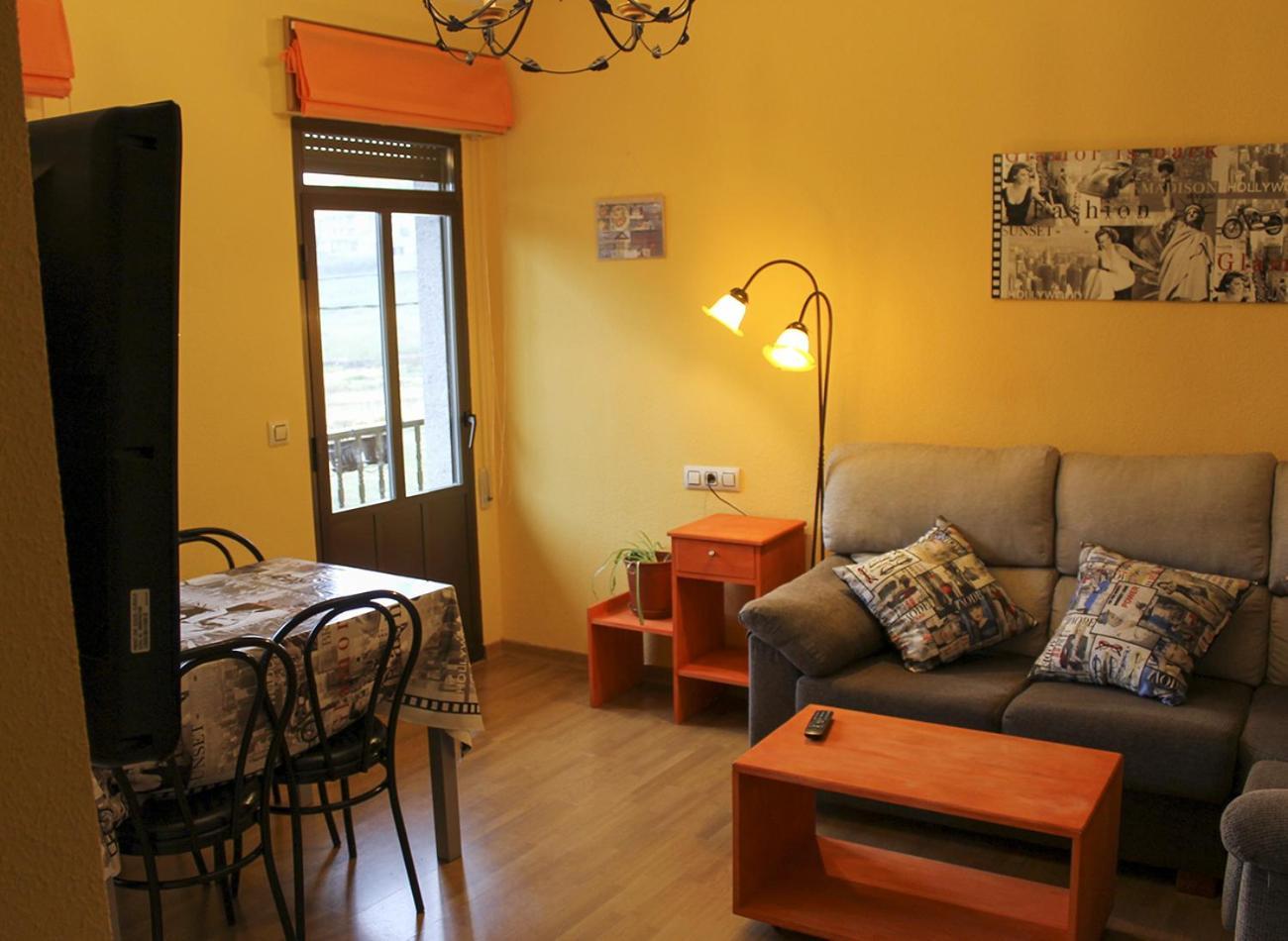 San Martín de Castañeda Apartamentos Monasterio מראה חיצוני תמונה