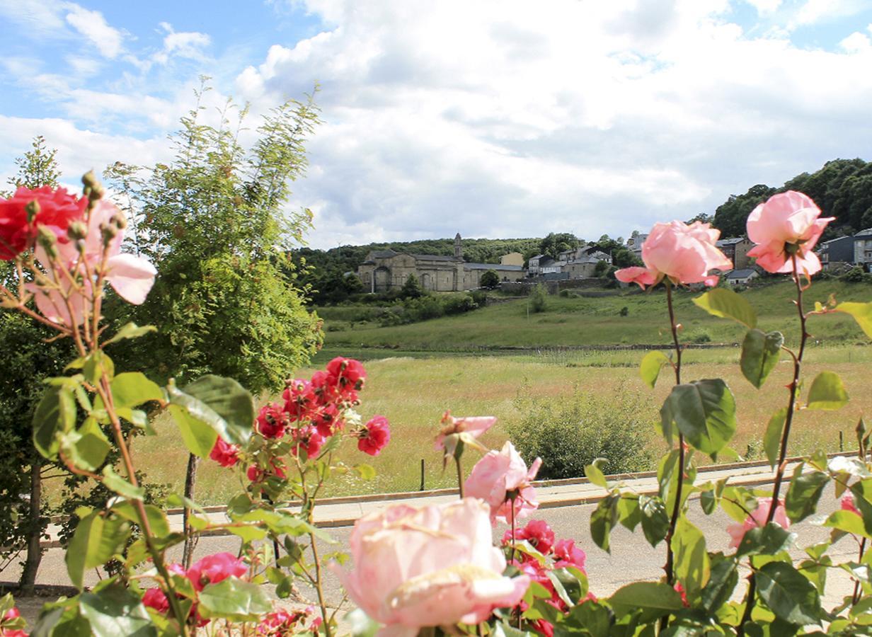 San Martín de Castañeda Apartamentos Monasterio מראה חיצוני תמונה