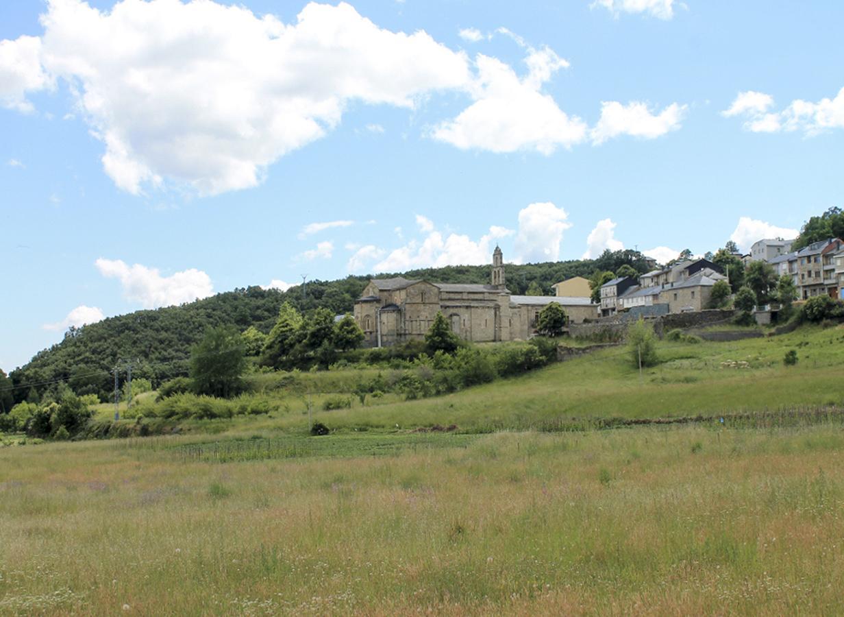 San Martín de Castañeda Apartamentos Monasterio מראה חיצוני תמונה